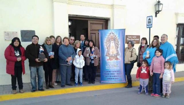 FE. Los peregrinos, en la casa natal de Brochero (Foto: Agencia Informativa Católica Argentina)